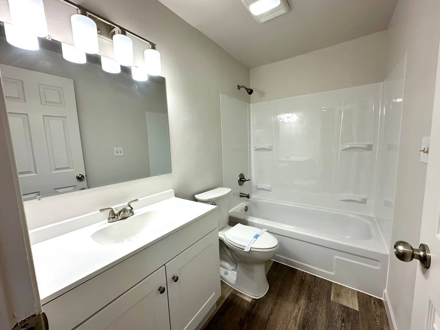 Redmond Apartment: 1612 SW Lava Avenue