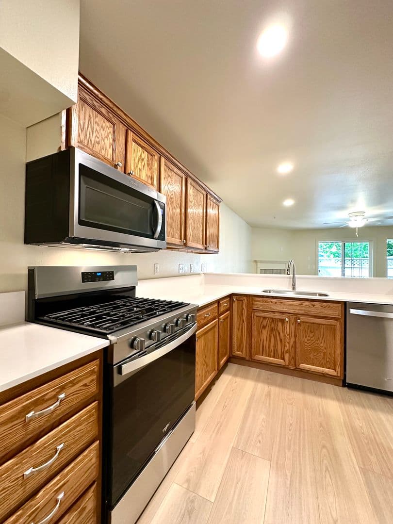 Bend Apartment: 1980 NE Zachary Ct