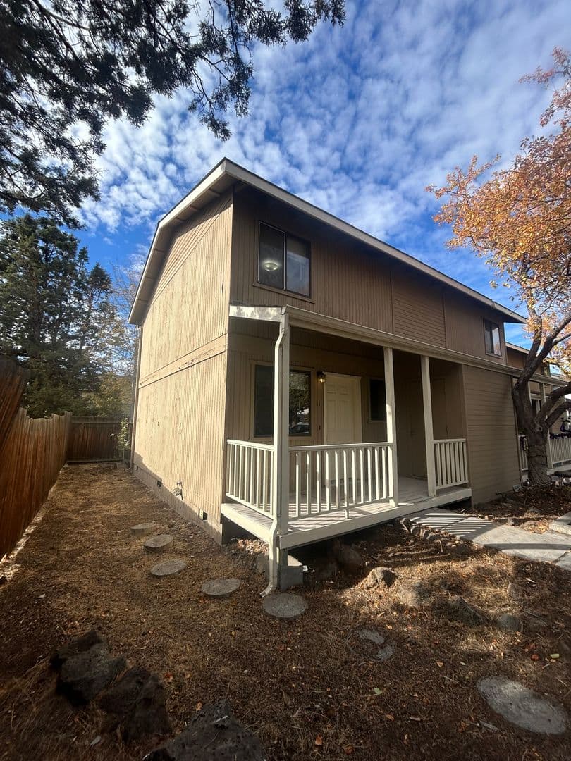 Bend Apartment: 2055 NE York Circle