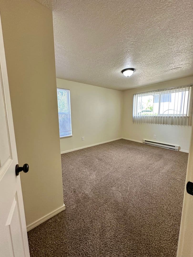 Bend Apartment: 1580 NW Newport