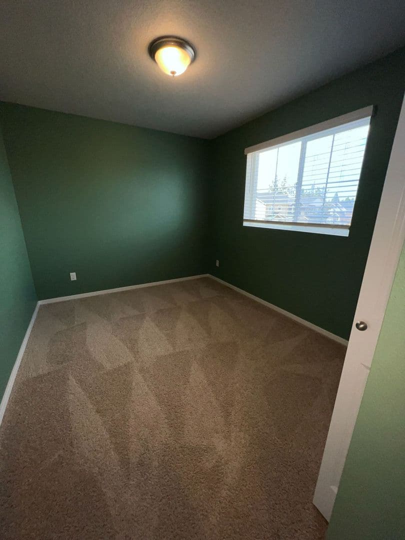Bend House: 20505 SE Evian Ave