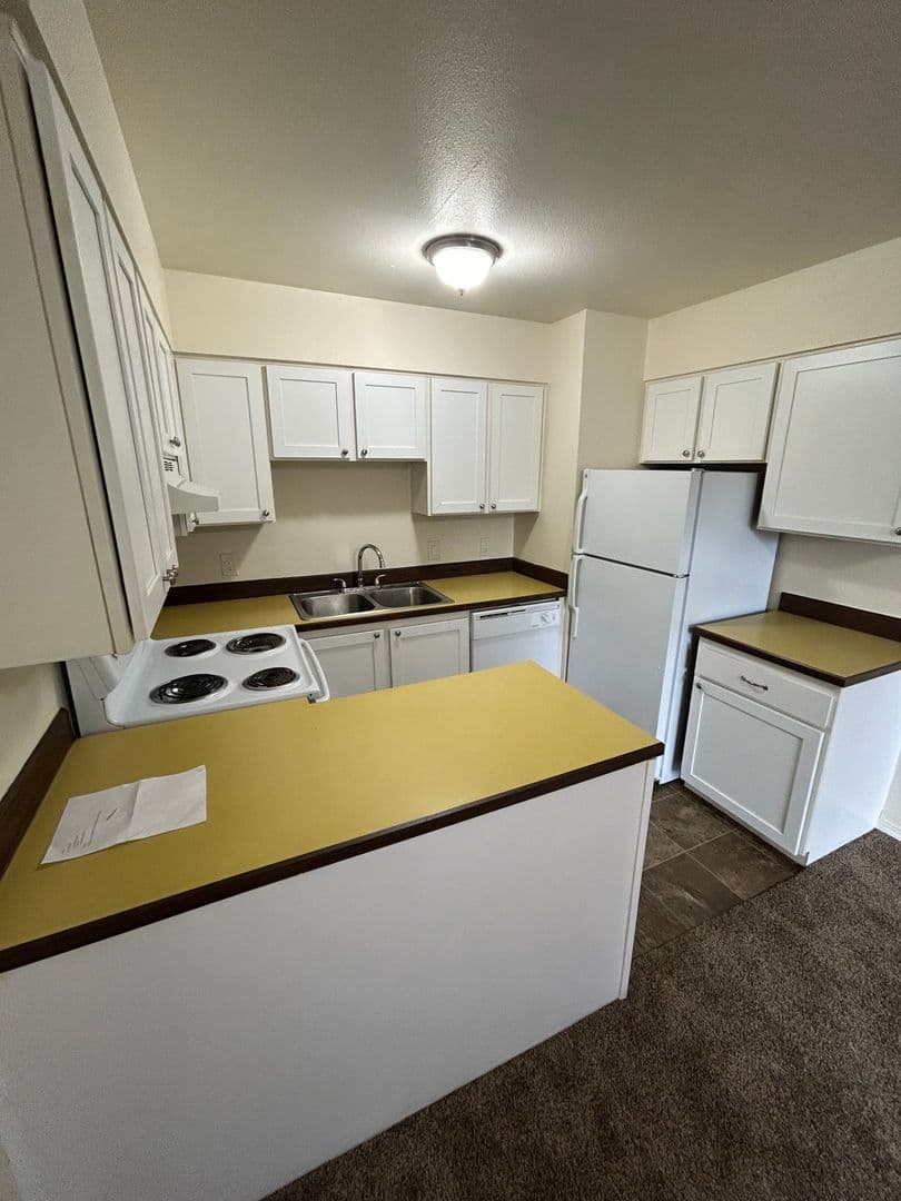 Bend Apartment: 1695 NW Portland