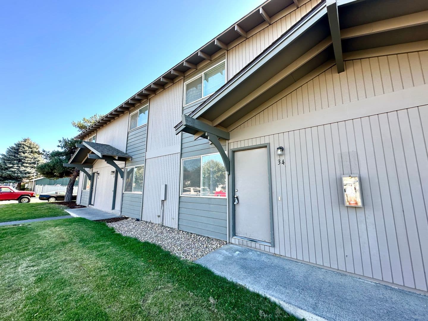 Redmond Apartment: 1612 SW Lava Avenue