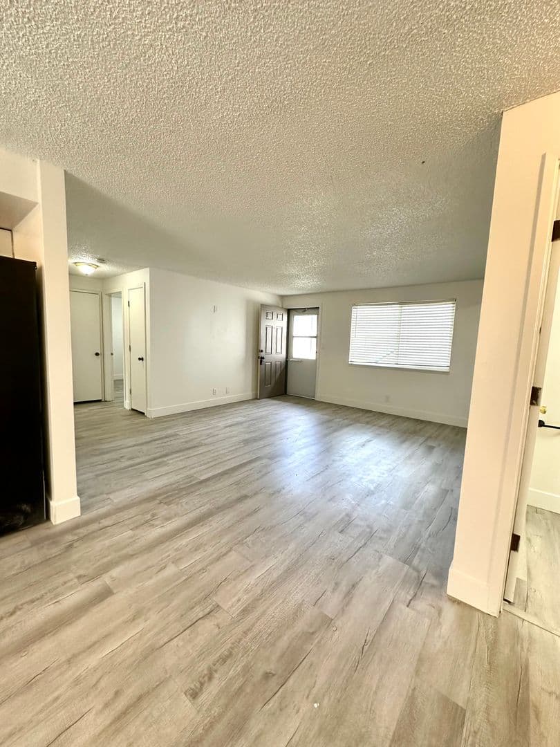 Redmond Apartment: 1620 SW Lava Avenue