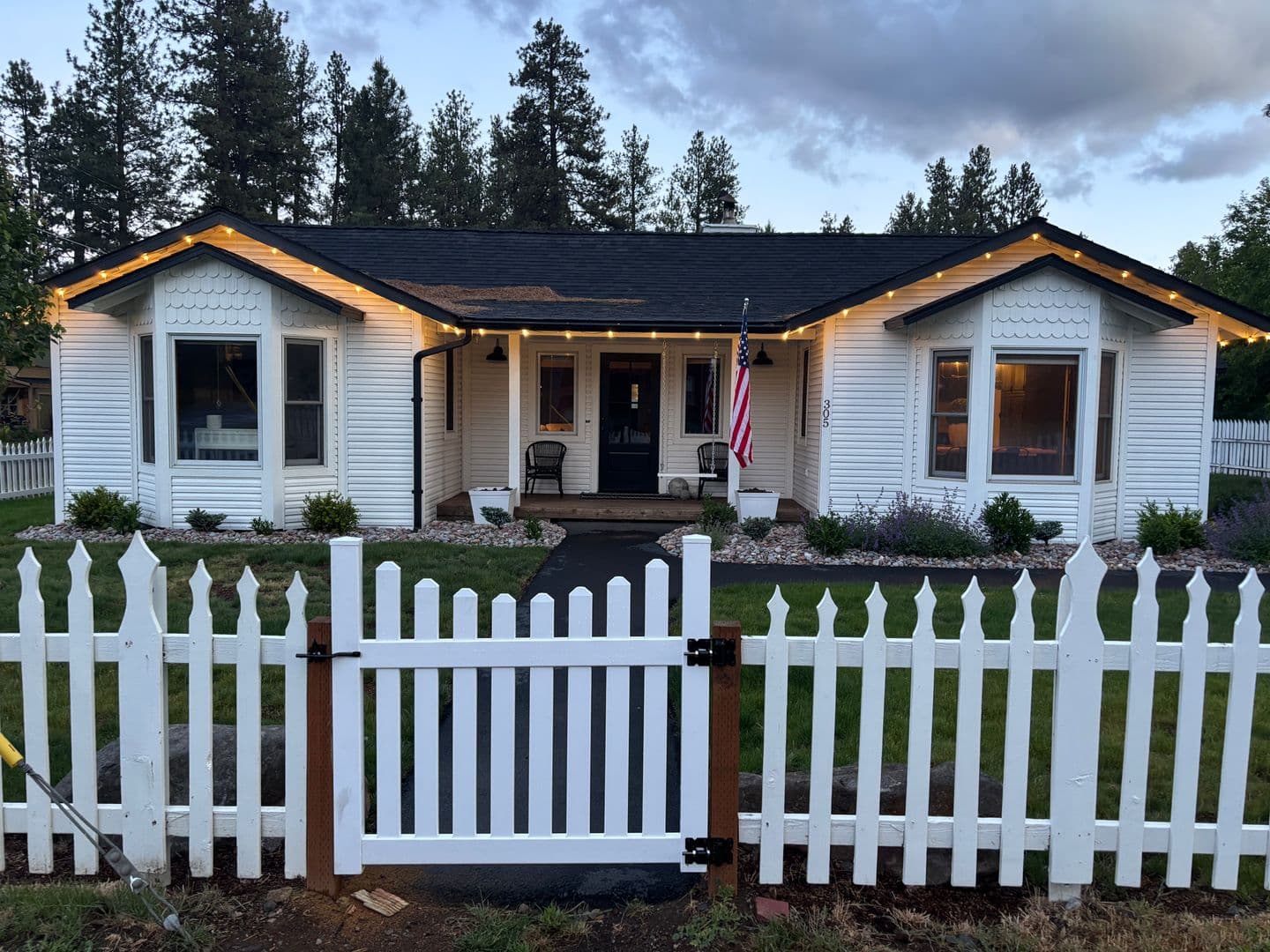 Sisters House: 305 W Washington