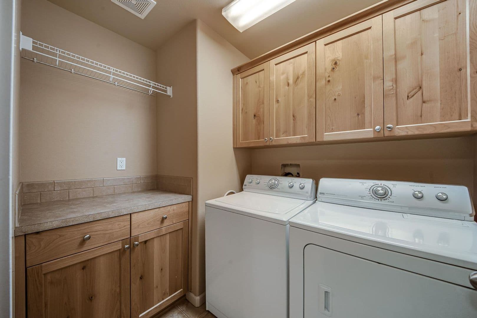 Bend House: 20469 Brentwood Ave