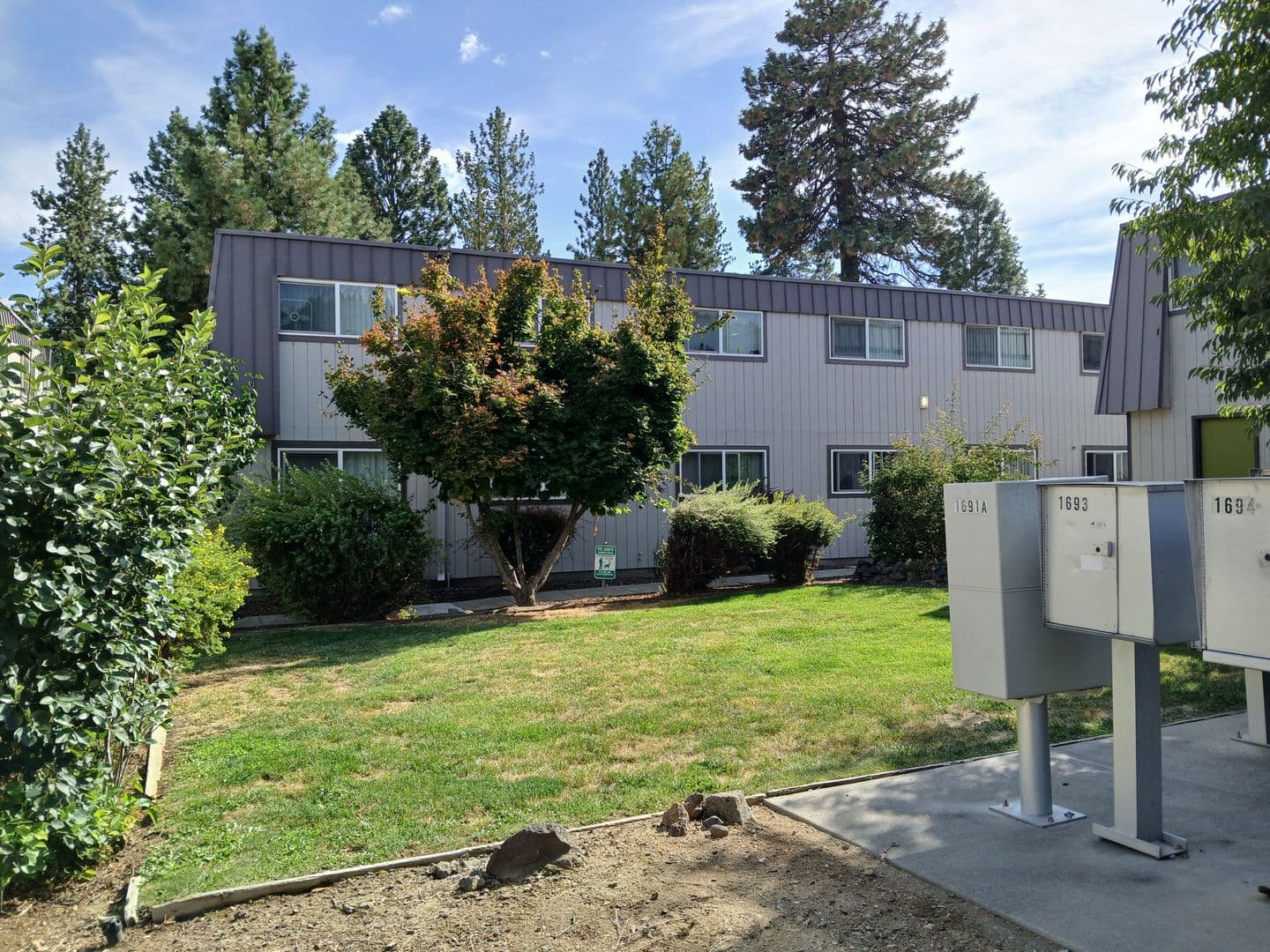 Bend Apartment: 1580 NW Newport