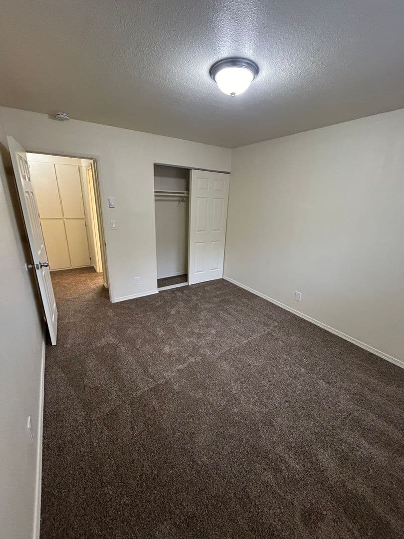 Bend Apartment: 1695 NW Portland