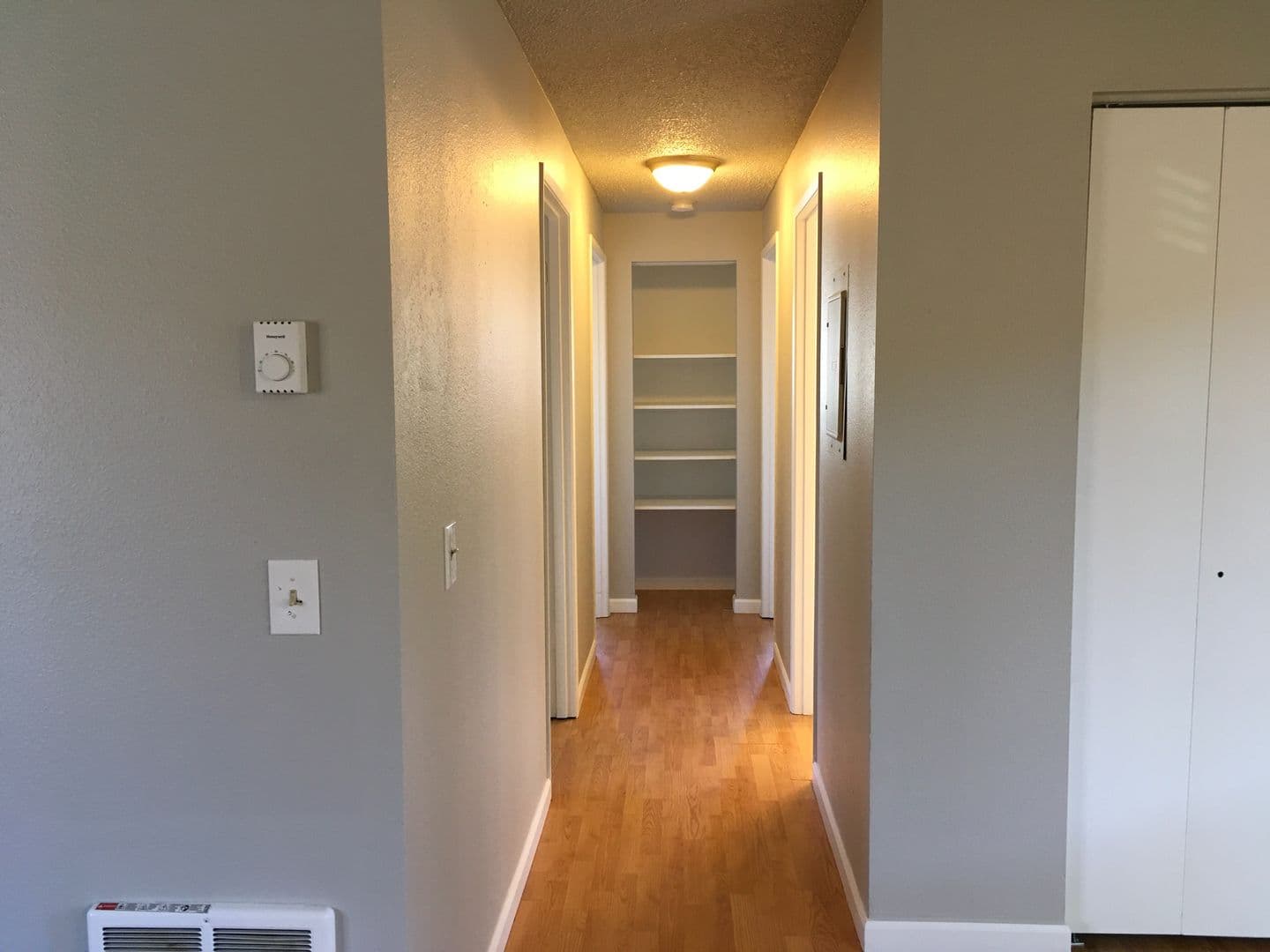 Redmond Apartment: 319 NW Greenwood Avenue