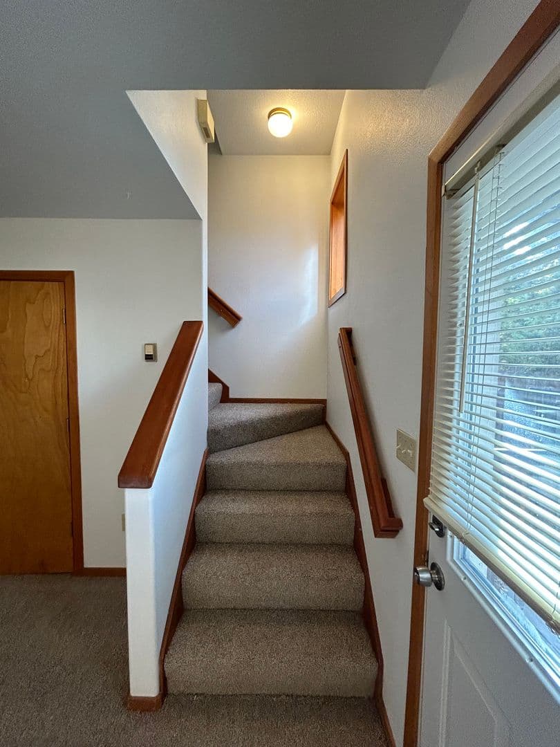 Bend Apartment: 2055 NE York Circle
