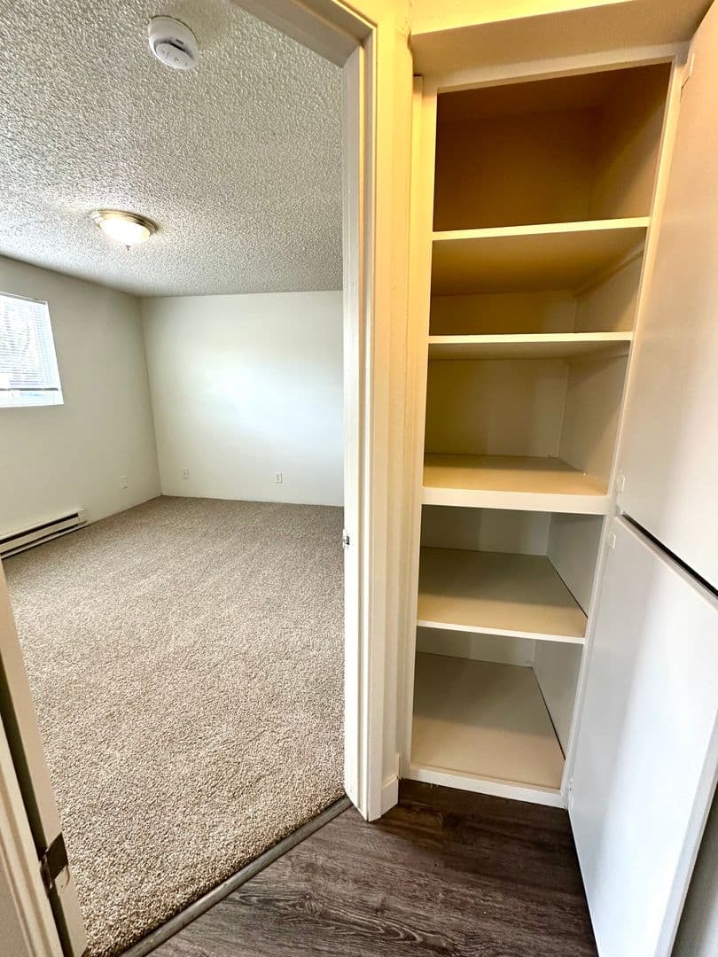 Redmond Apartment: 1624 SW Lava Avenue