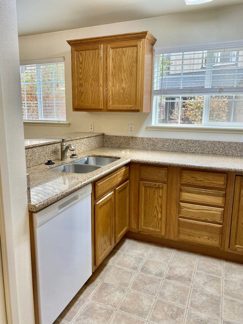 Bend Apartment: 1965 NW Monterey Pines
