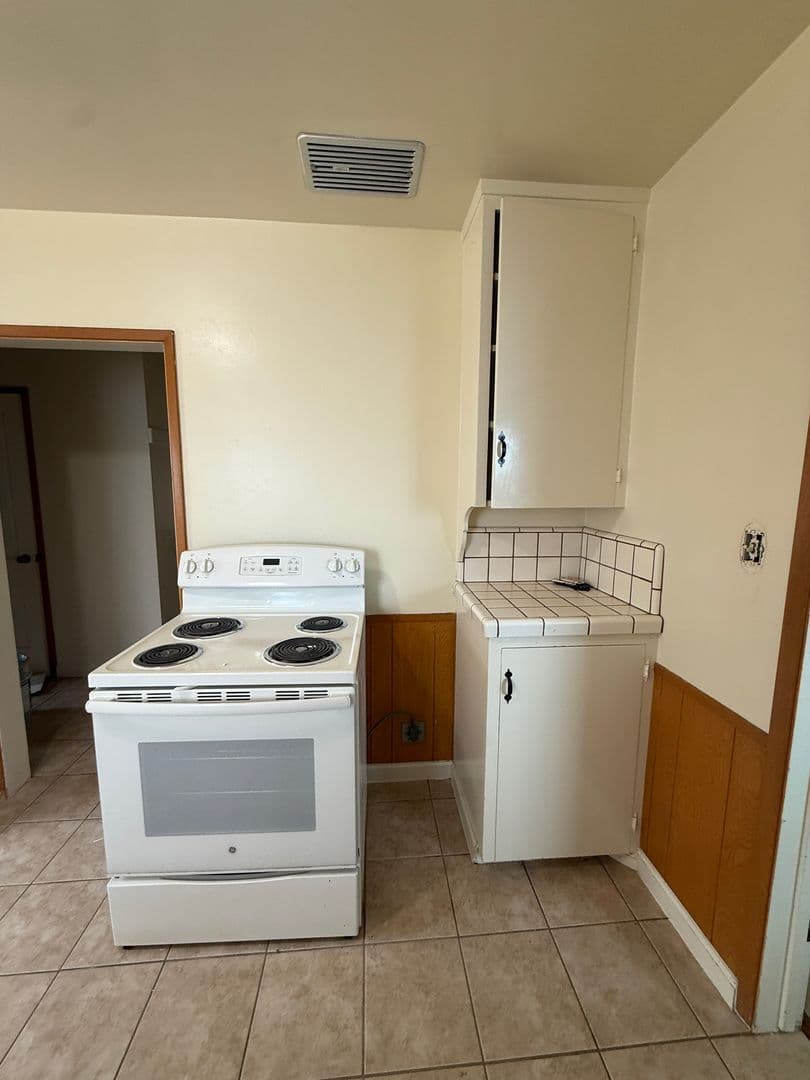 Santa Maria House: 411 E Camino Colegio