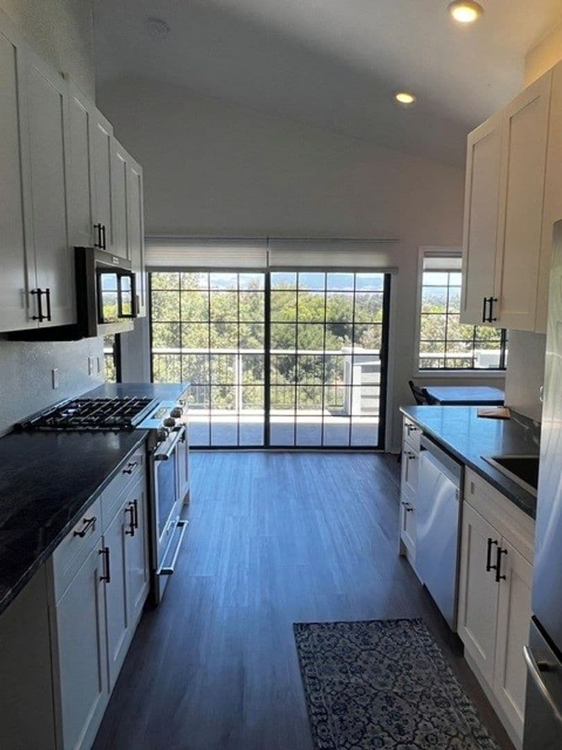 Solvang House: 736 Hillside Drive