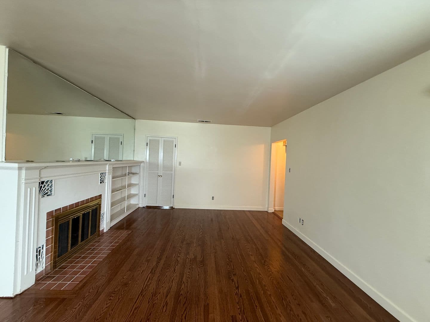 Santa Maria House: 411 E Camino Colegio