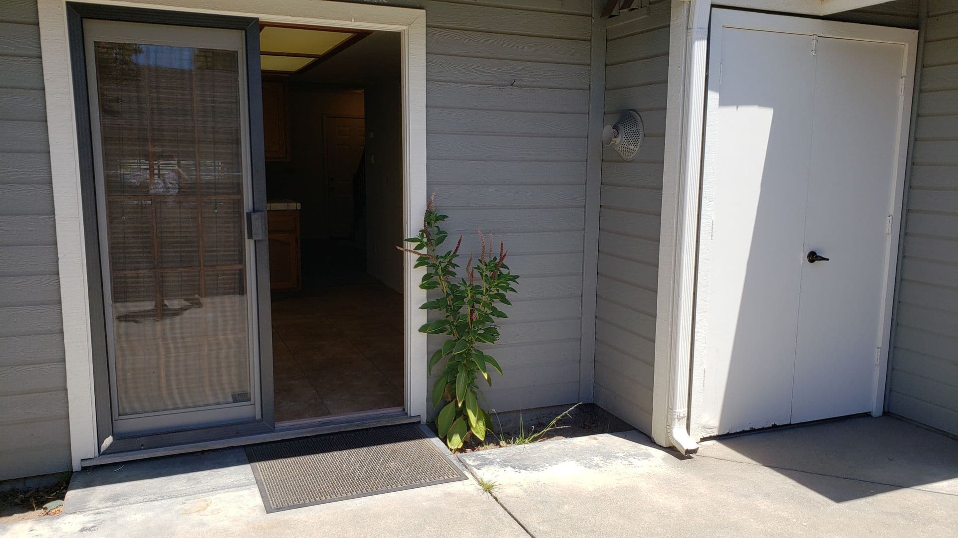 Santa Maria Apartment: 417-423 Tiffany Drive
