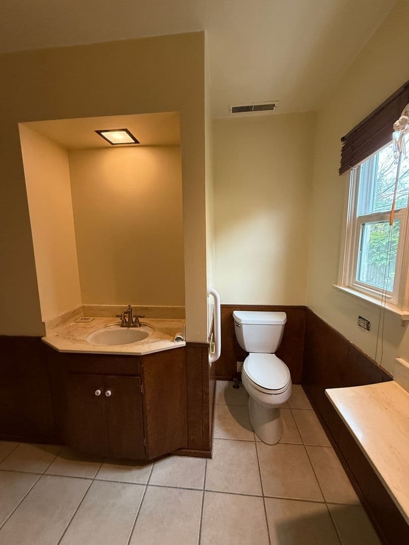 Santa Maria House: 411 E Camino Colegio