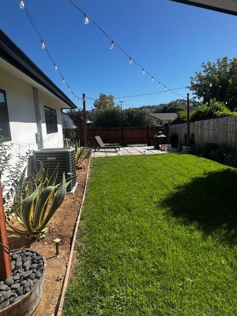 Solvang House: 1656 Juniper Avenue