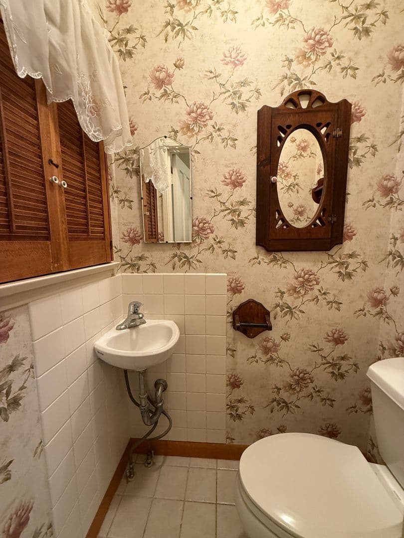 Santa Maria House: 411 E Camino Colegio