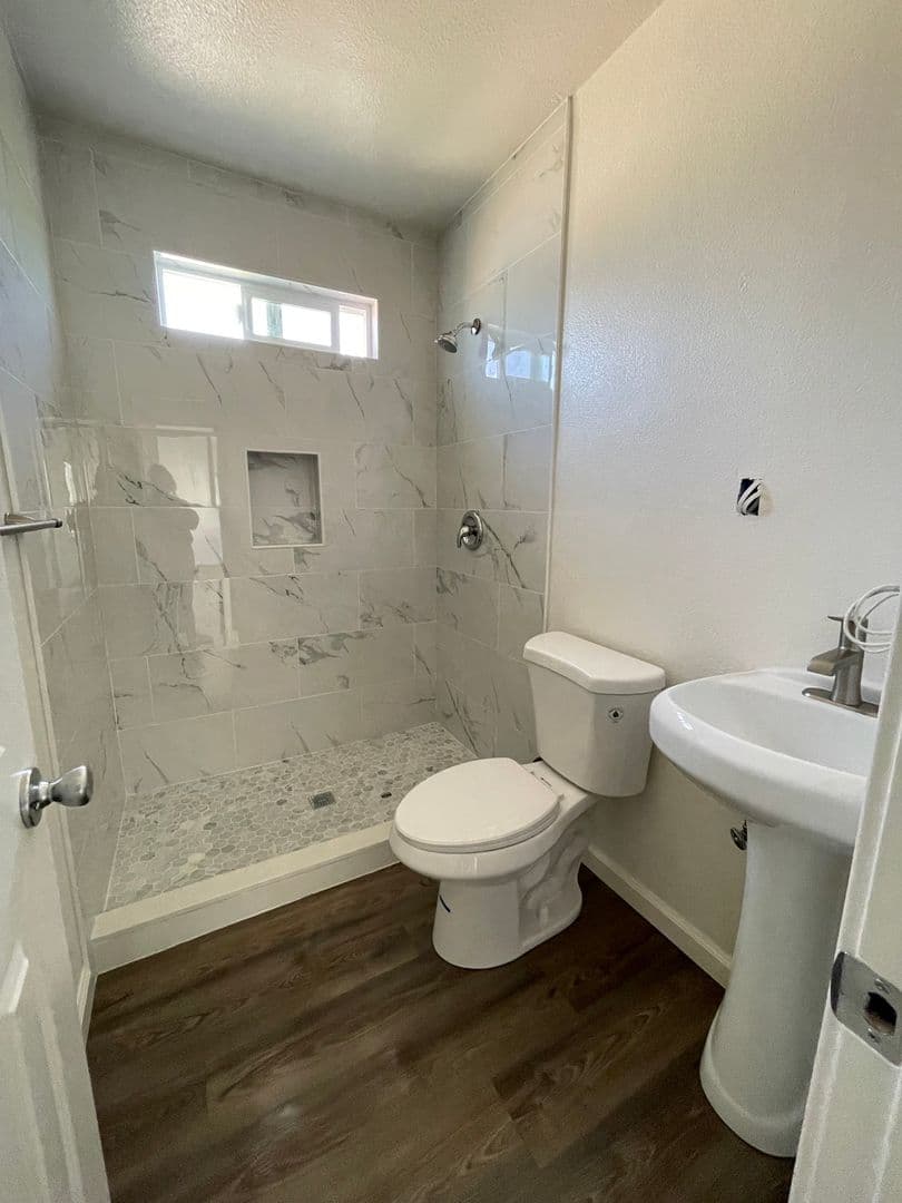 Lompoc Apartment: 130 North G Street
