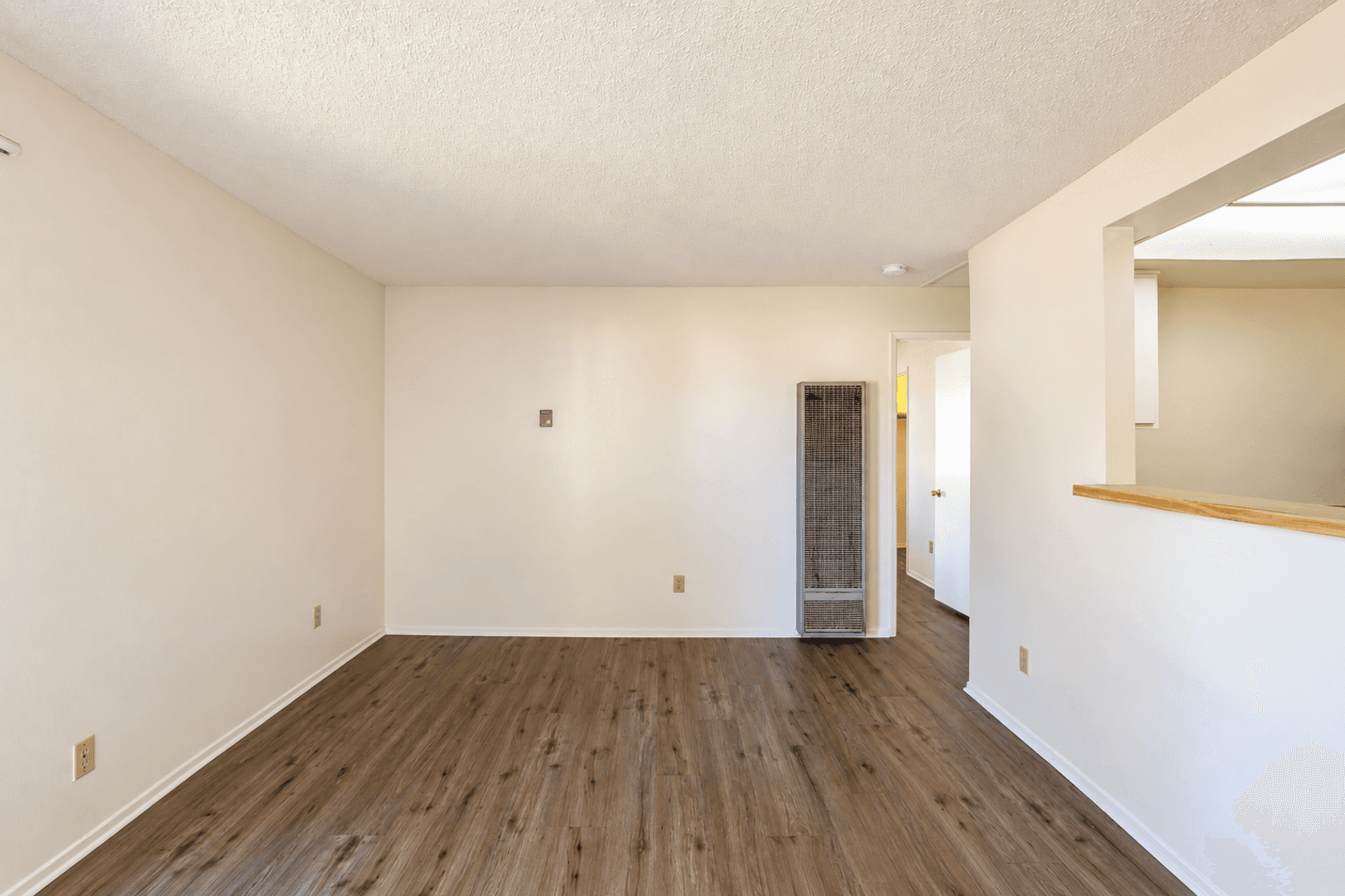 Lompoc House: 1216-A East Walnut Avenue
