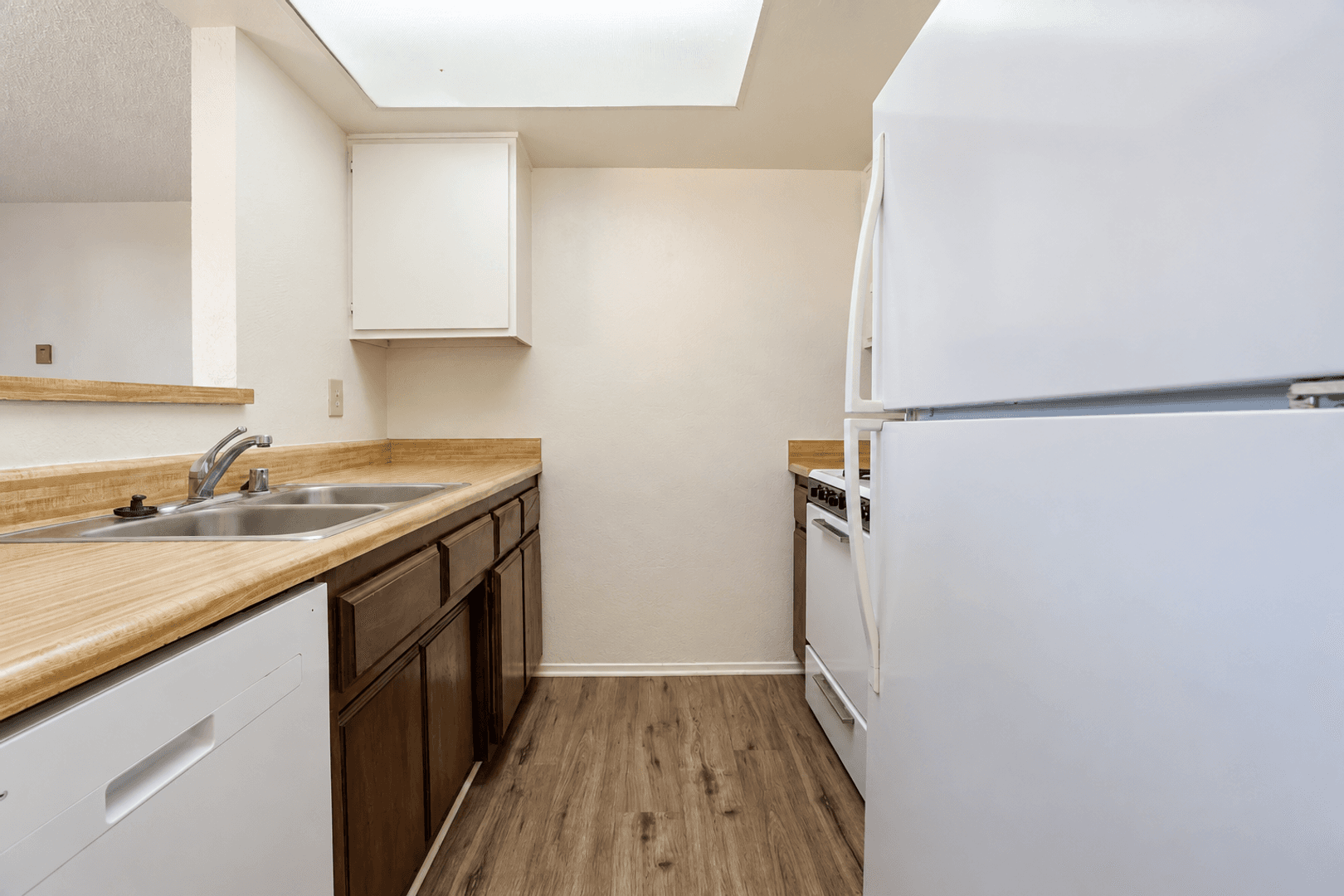 Lompoc House: 1216-A East Walnut Avenue