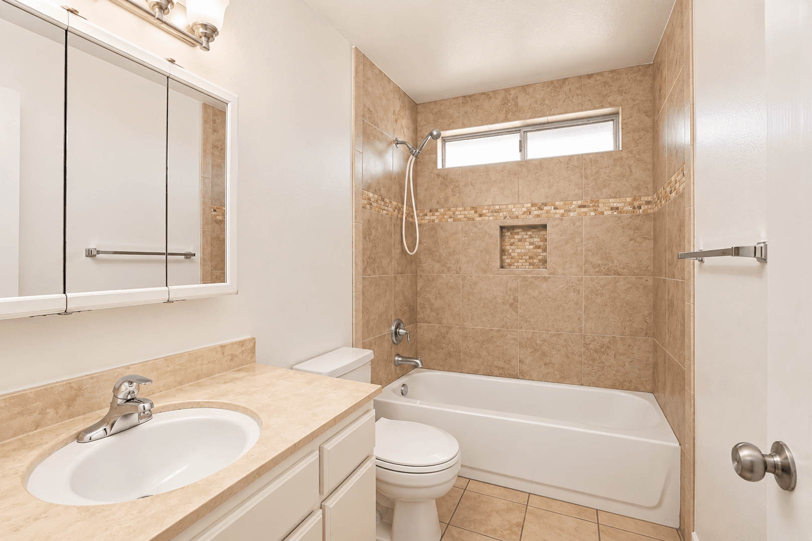 Lompoc House: 919 Oleander Street