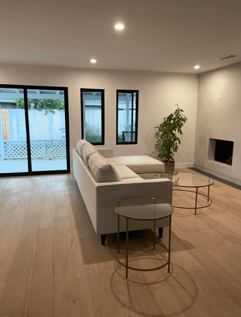 Solvang House: 1656 Juniper Avenue