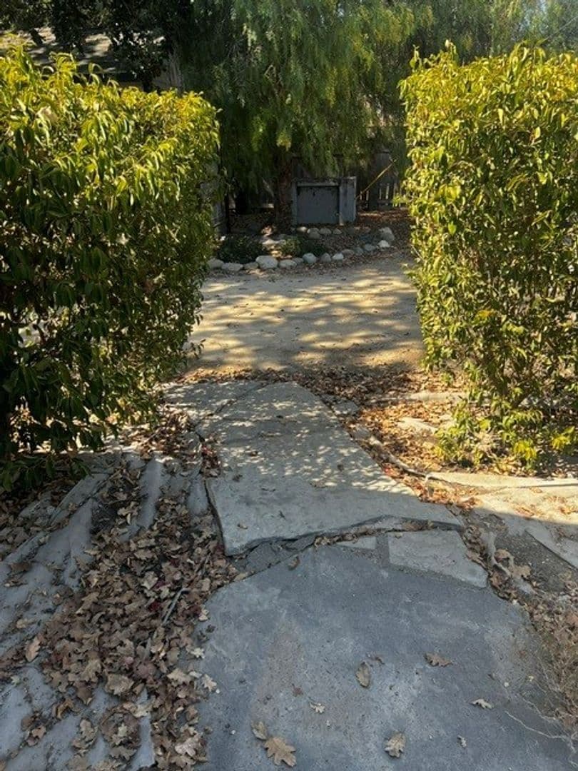 Santa Ynez House: 1701 Calzada Avenue