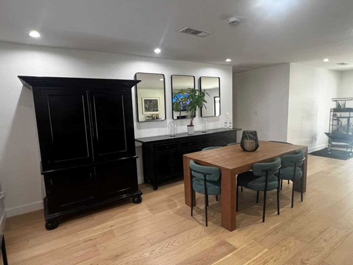 Solvang House: 1656 Juniper Avenue