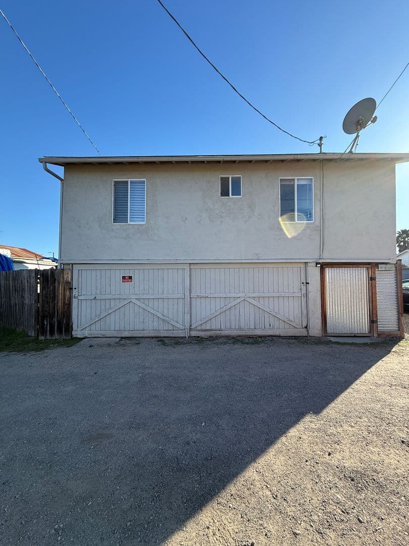 Santa Maria House: 217 S Gray Street