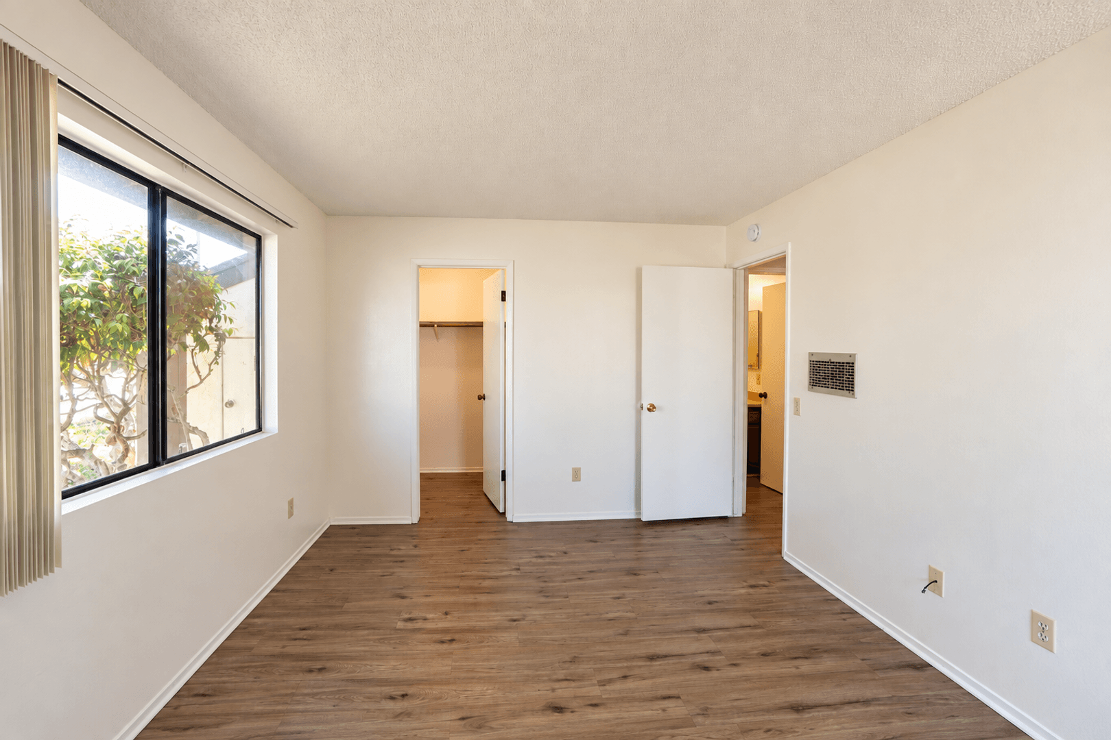 Lompoc House: 1216-A East Walnut Avenue