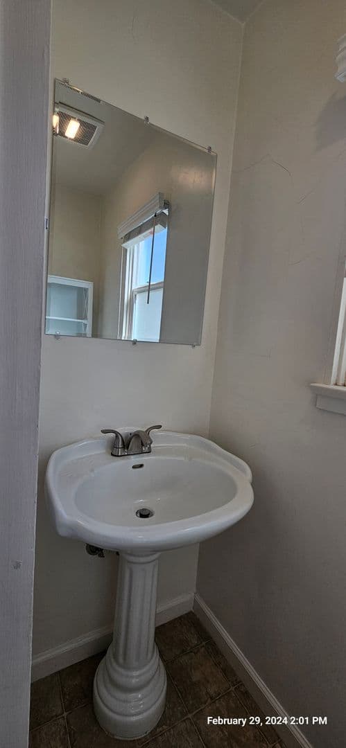 Santa Maria Apartment: 609 Central Ave