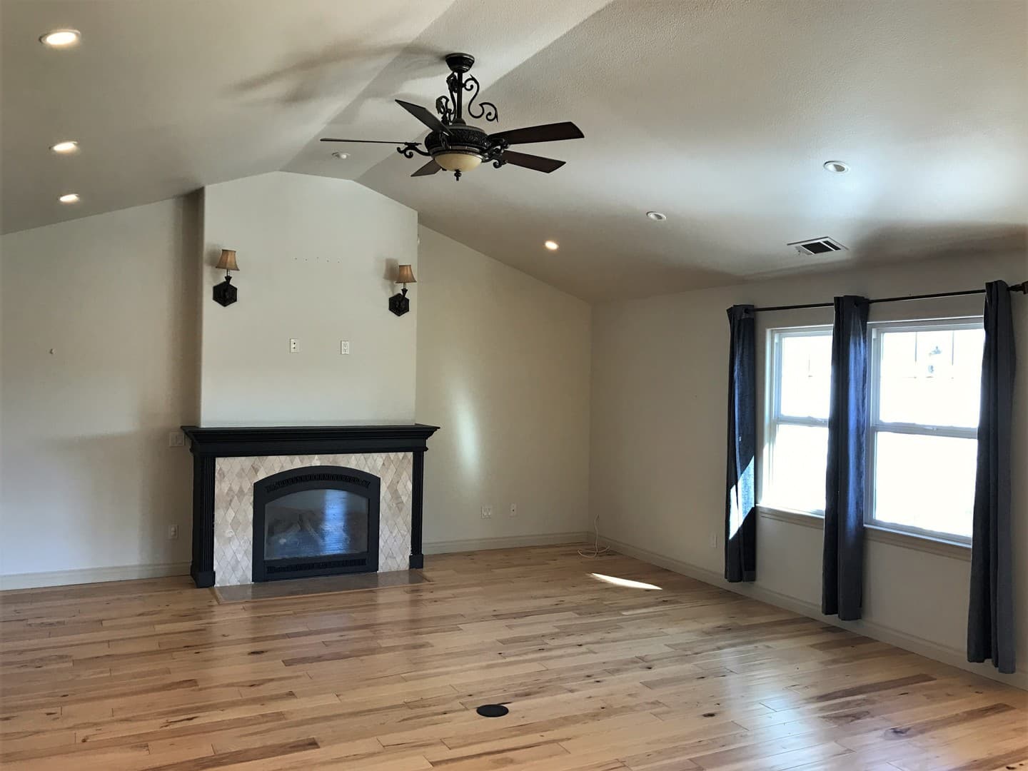 Los Alamos House: 588 Foxen Lane