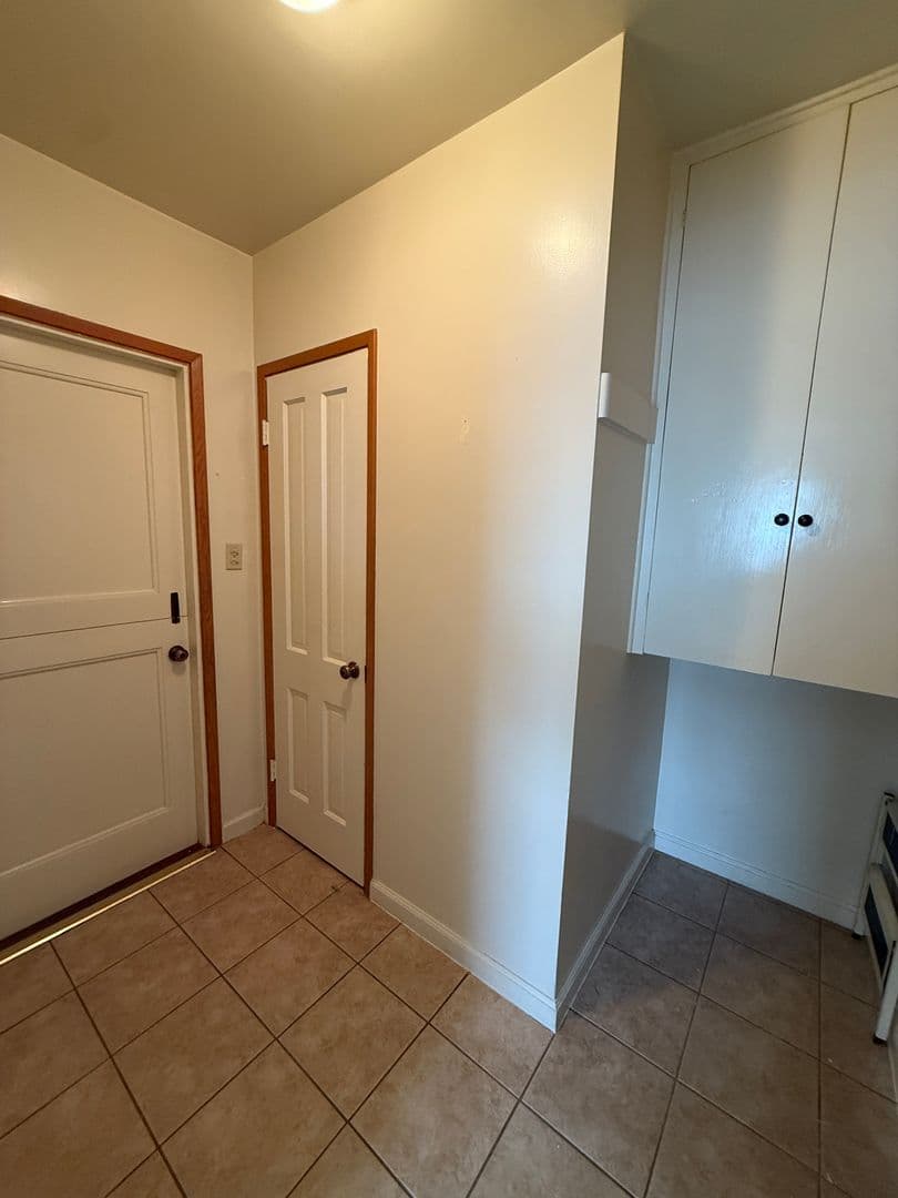 Santa Maria House: 411 E Camino Colegio