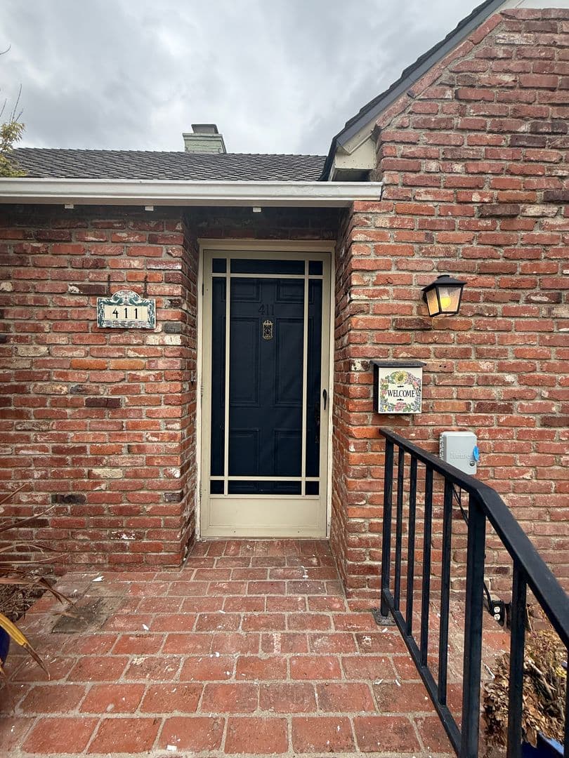 Santa Maria House: 411 E Camino Colegio