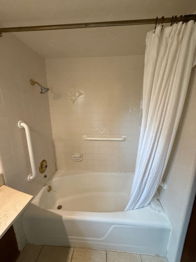 Santa Maria House: 411 E Camino Colegio