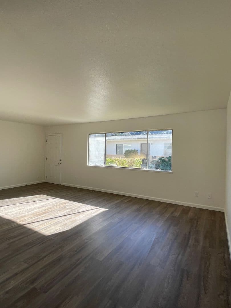 Lompoc Apartment: 425 South G Street