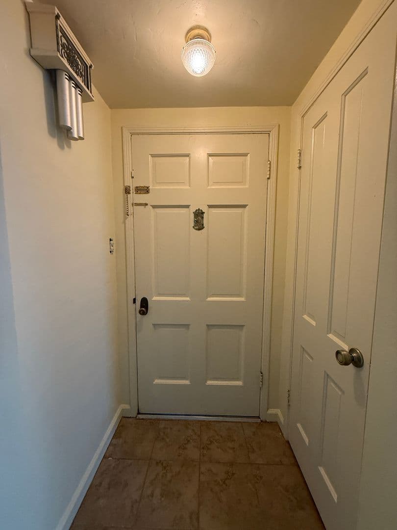 Santa Maria House: 411 E Camino Colegio
