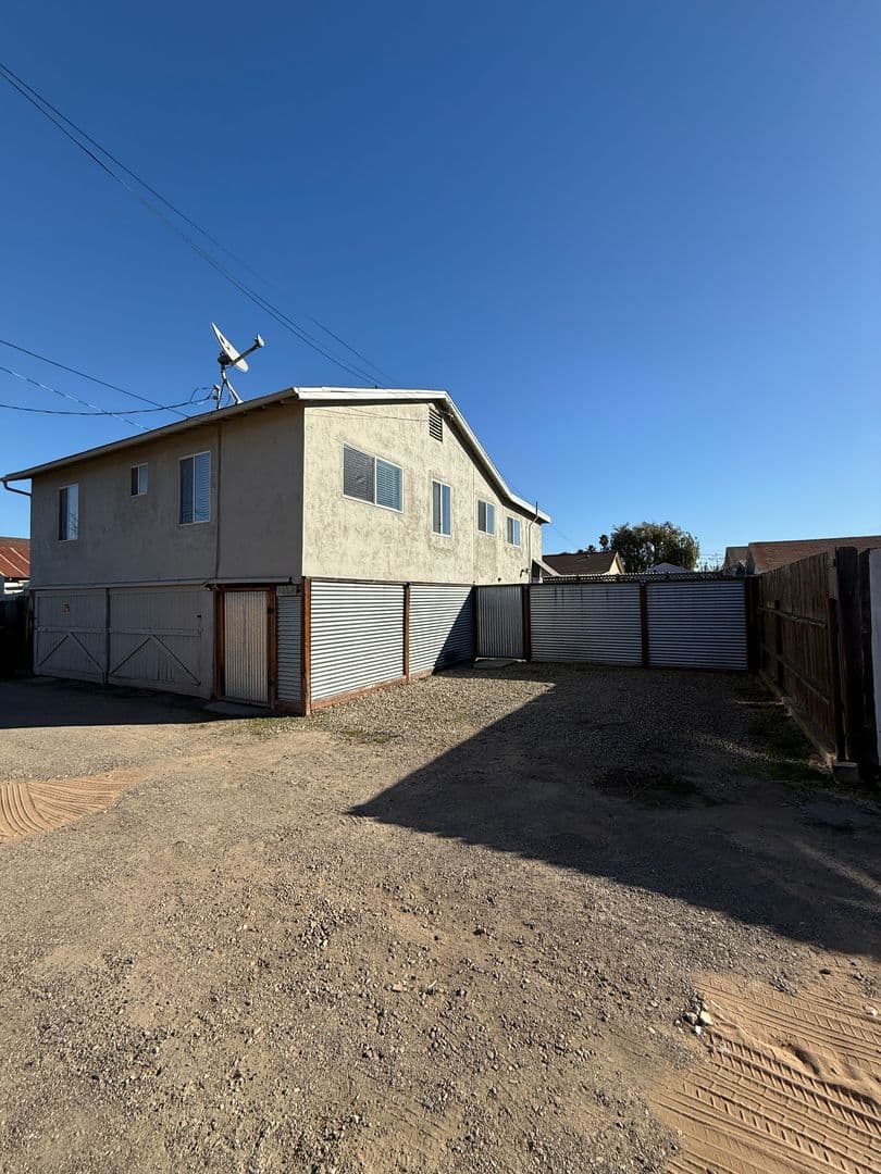 Santa Maria House: 217 S Gray Street