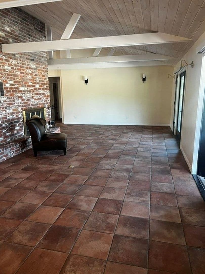 Santa Ynez House: 1701 Calzada Avenue