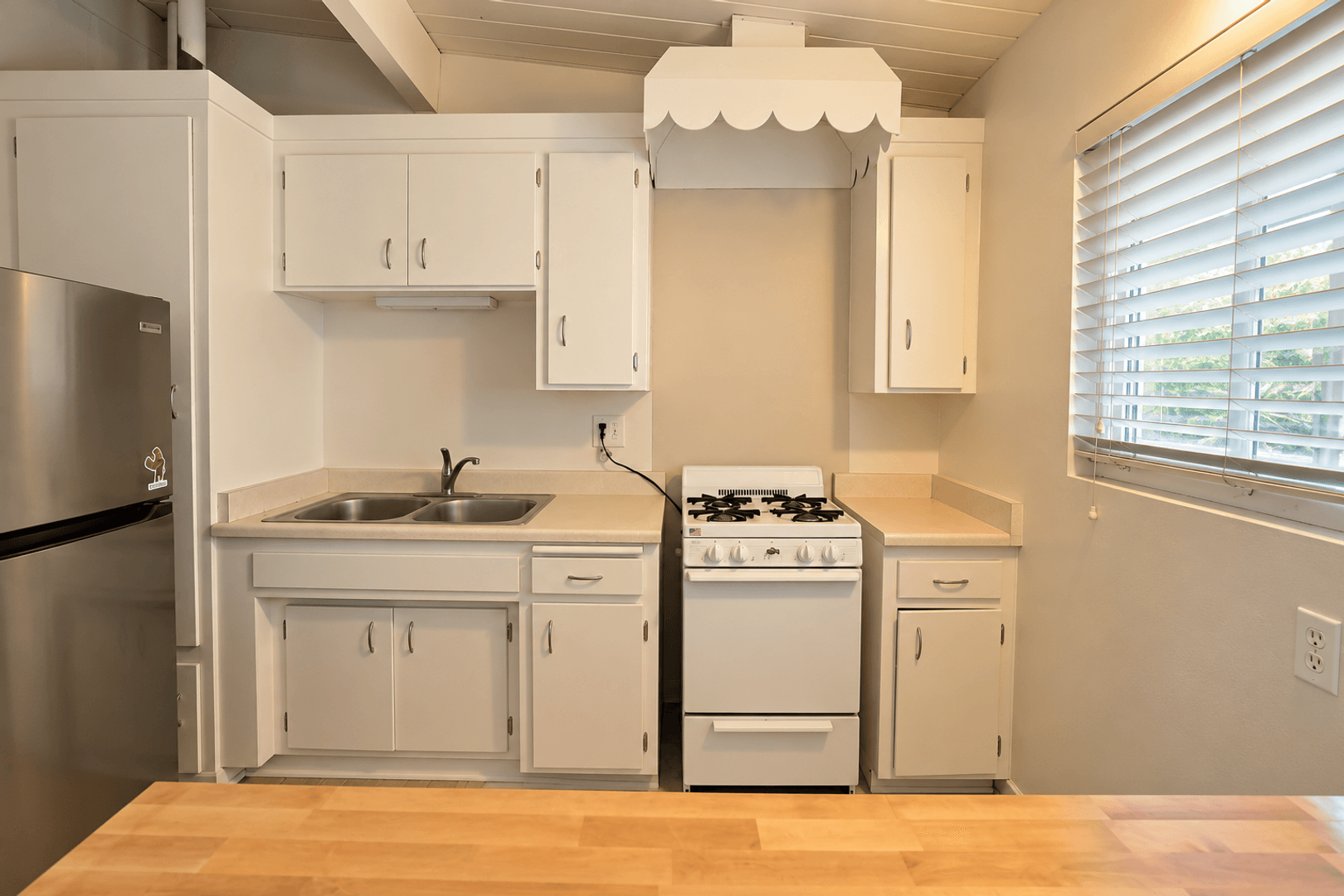 Lompoc Apartment: 117-121 South "K" Street