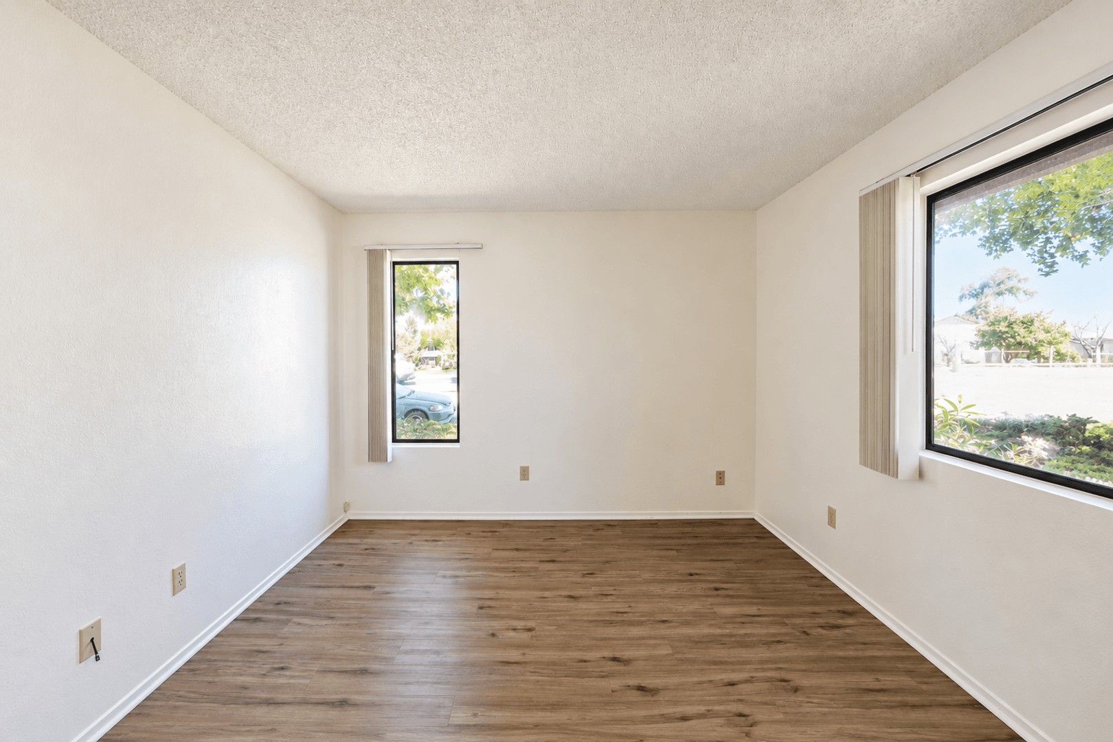Lompoc House: 1216-A East Walnut Avenue