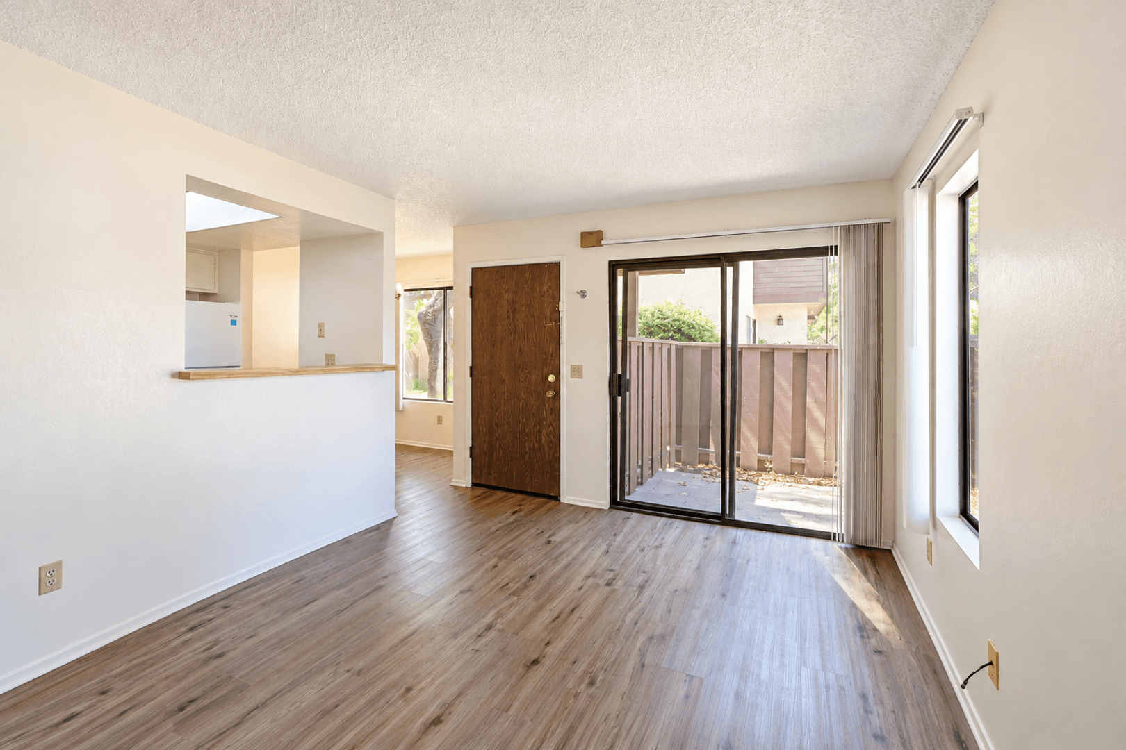 Lompoc House: 1216-A East Walnut Avenue