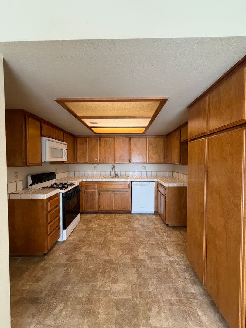 Santa Maria Condo: 1212 Jackie Lane