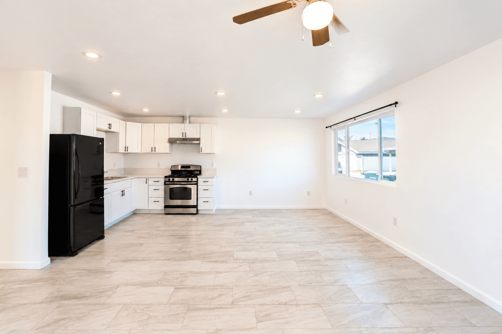Lompoc House: 223 North B Street, Unit A