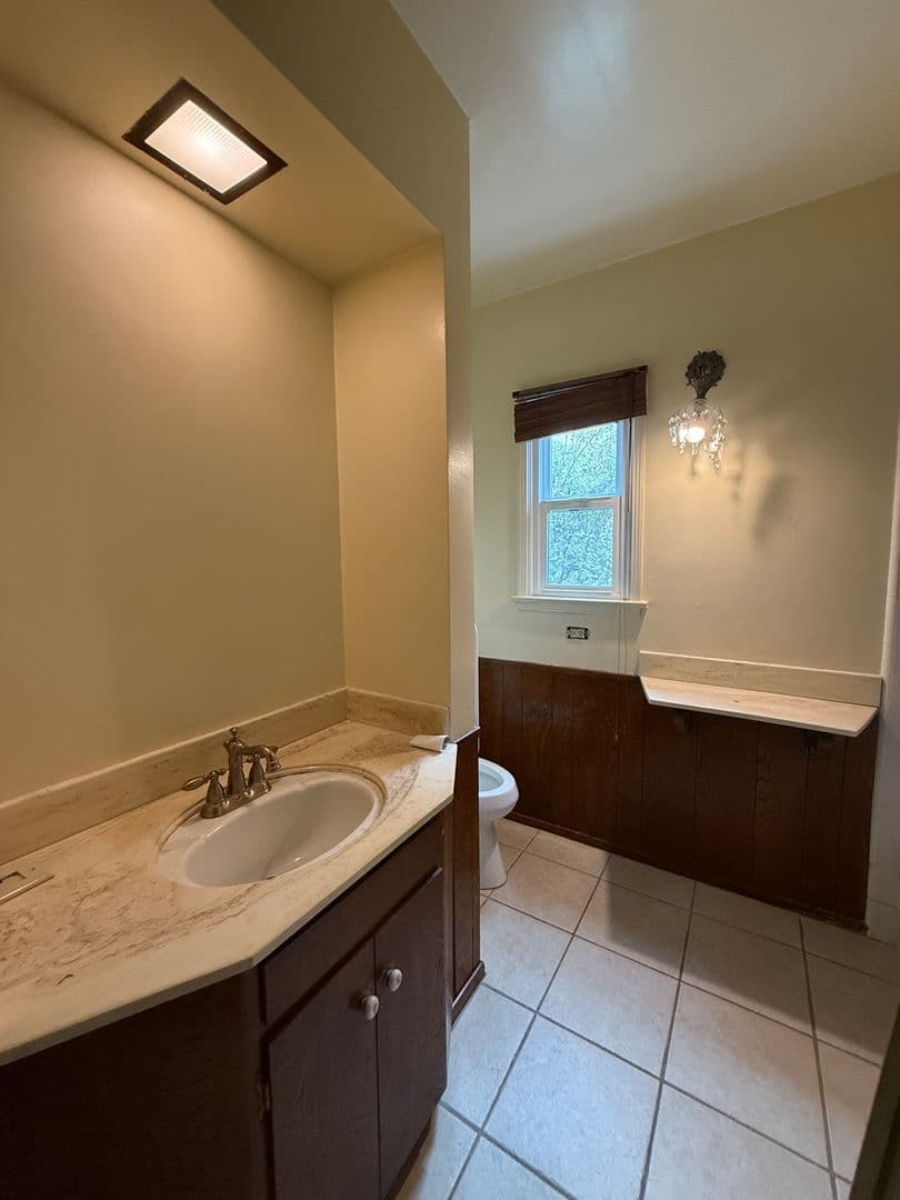 Santa Maria House: 411 E Camino Colegio