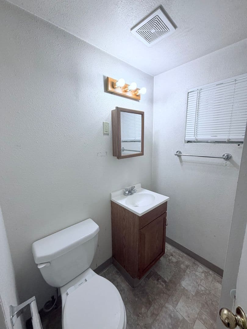 Oak Harbor Apartment: 3125 N. Oak Harbor Road