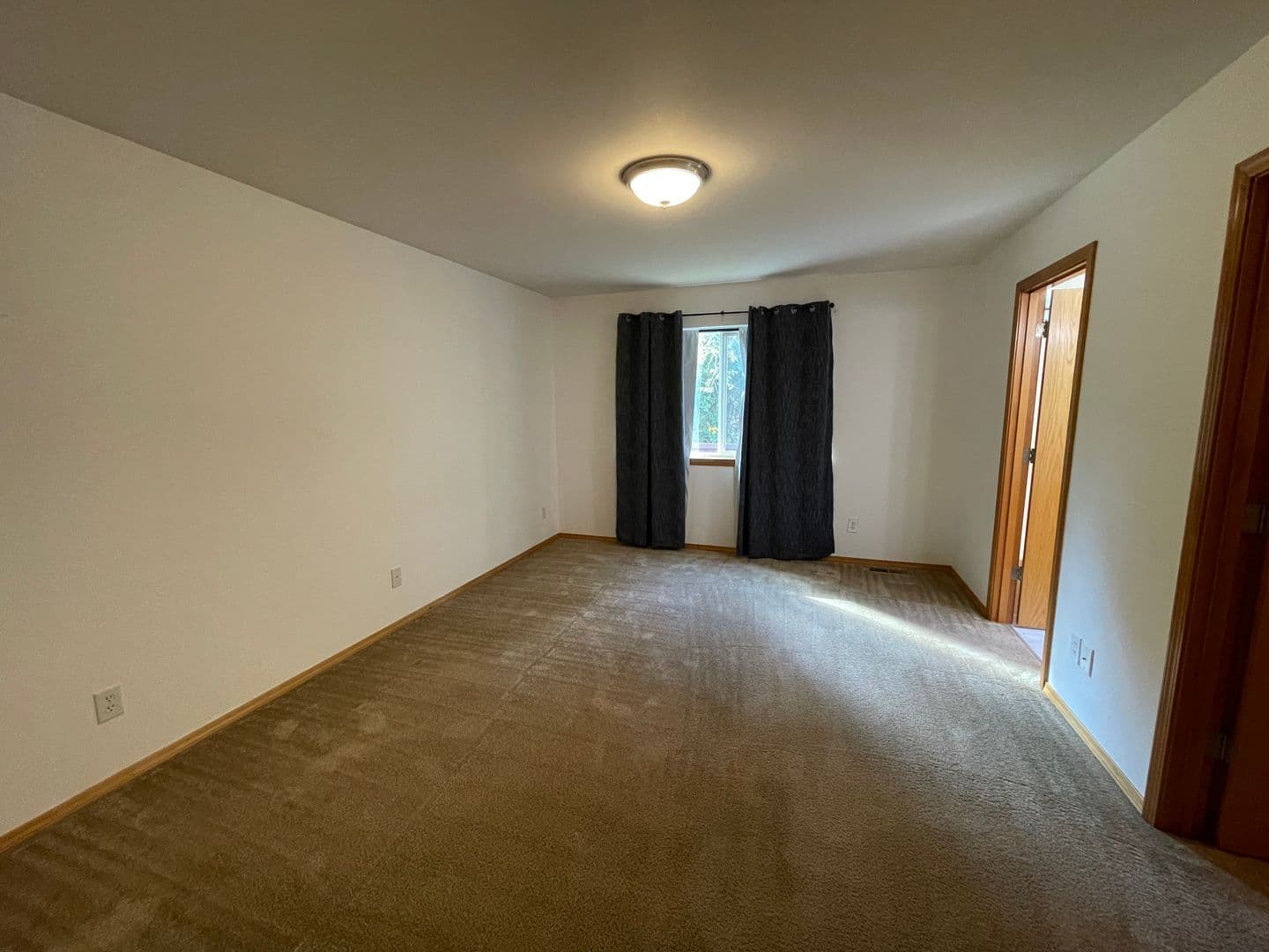 Oak Harbor House: 1337 NW Redwing Dr.