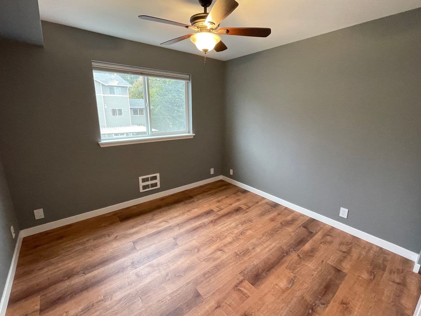 Oak Harbor House: 1670 SW Mulberry Pl. B201